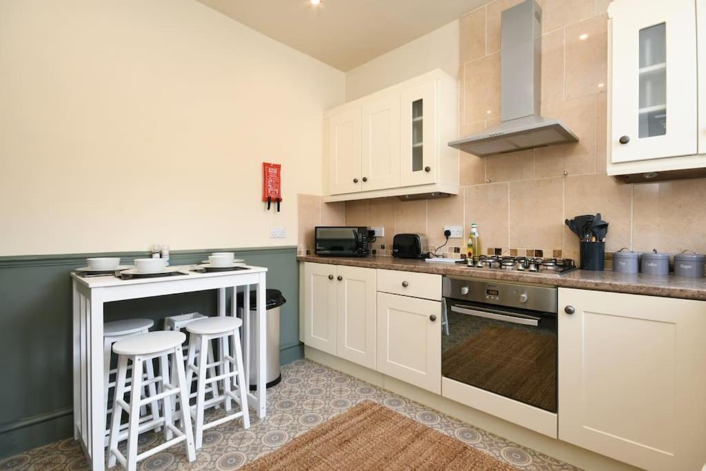 Cottage Style 3 Bedroom House - Close To City Centre & The Peaks เชสเตอร์ฟิลด์ ภายนอก รูปภาพ